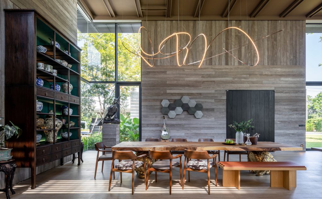 Live – AUGUST DESIGN